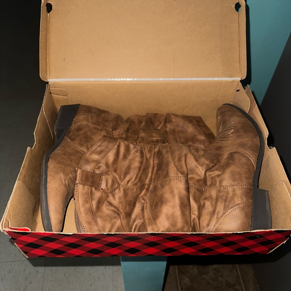 BROWN BOOTS FOR SALE 🤎🥹!!!!
